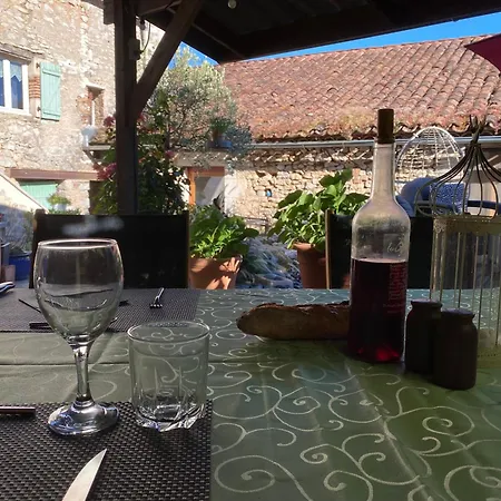 D'hotes Les 3 Cochons D'olt Bed & Breakfast 3*