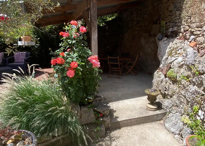 D'hotes Les 3 Cochons D'olt Bed and Breakfast