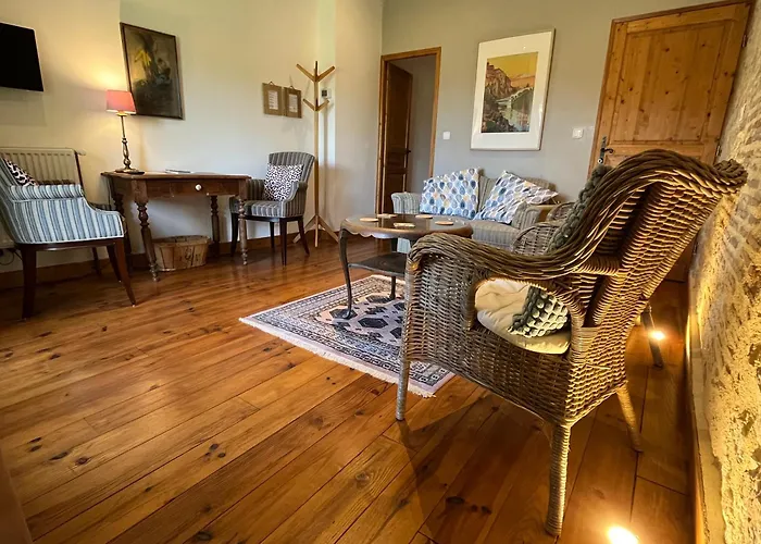 D'hotes Les 3 Cochons D'olt Bed and Breakfast